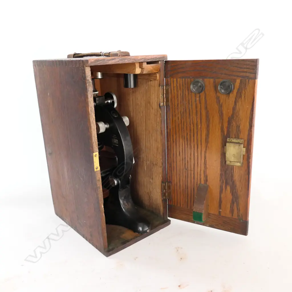 OAK CASED MICROSCOPE by R & J BECK LTD., LONDON . MODEL 29, LACQUERED & CHROMED BRASS. Image 1++